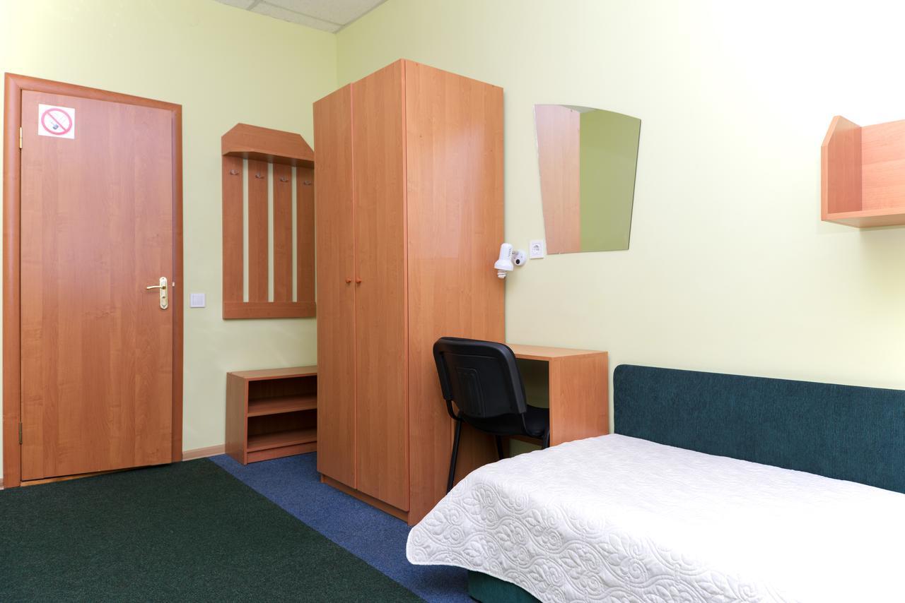 Hotel 18 Lviv Buitenkant foto