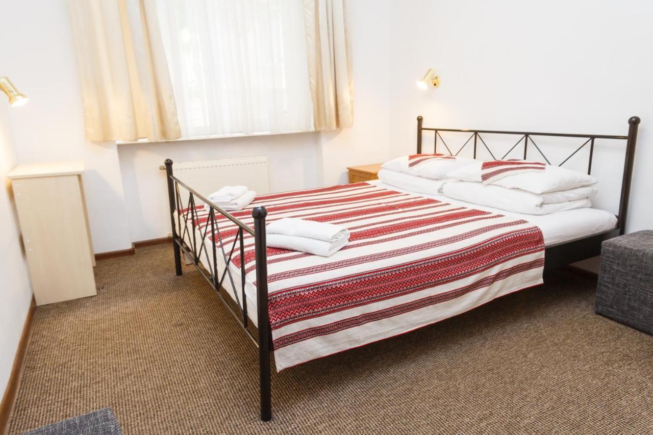 Hotel 18 Lviv Buitenkant foto