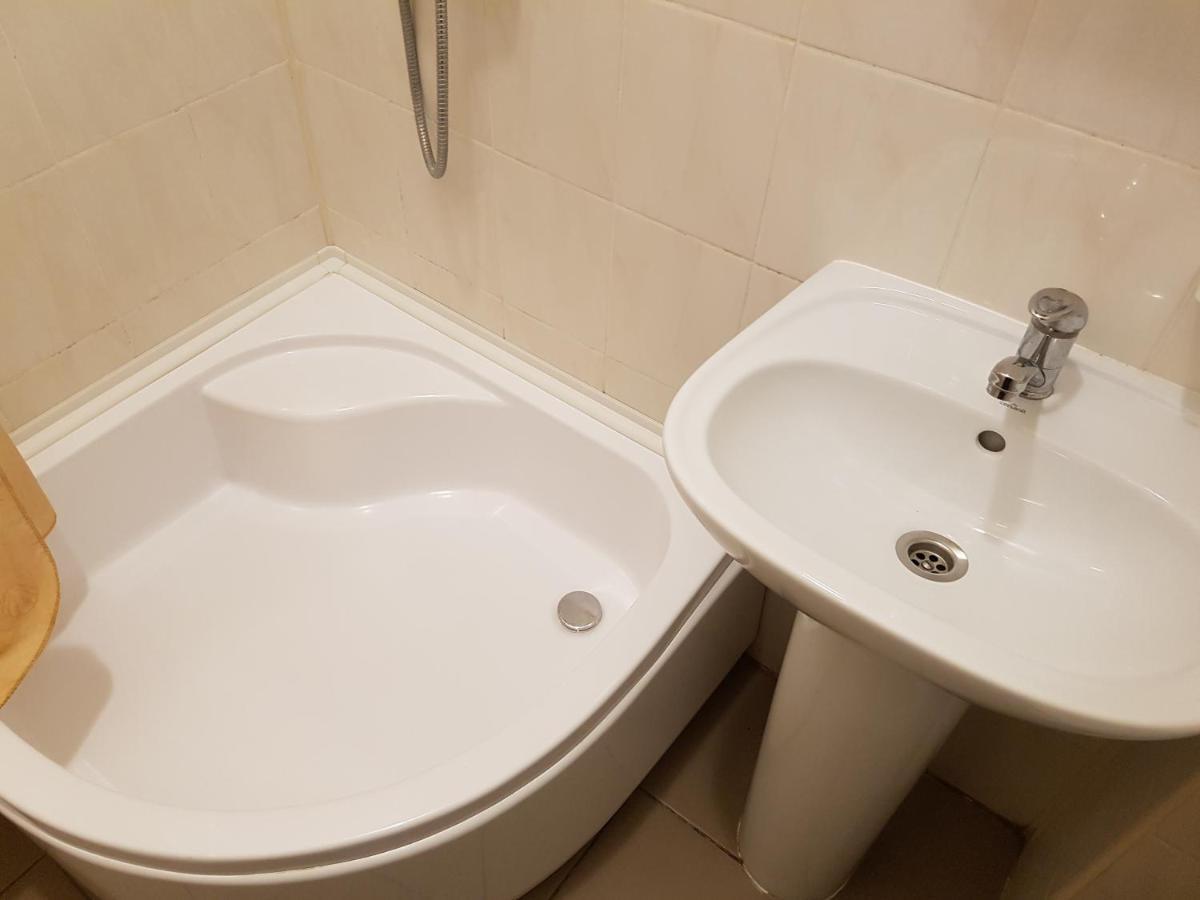 Hotel 18 Lviv Buitenkant foto