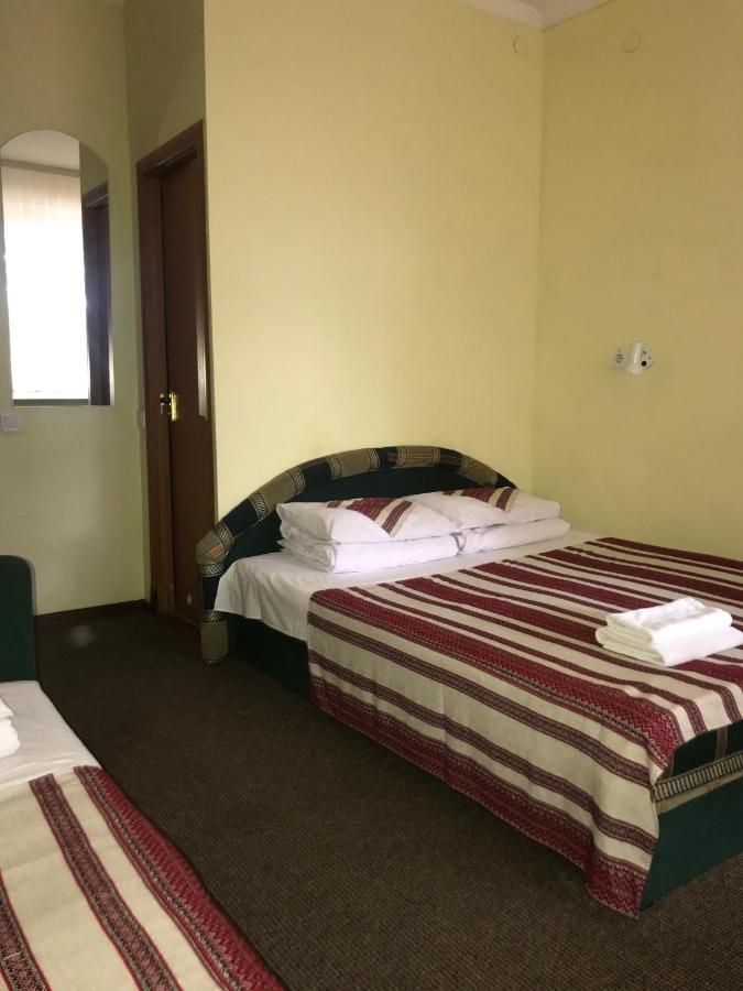Hotel 18 Lviv Buitenkant foto