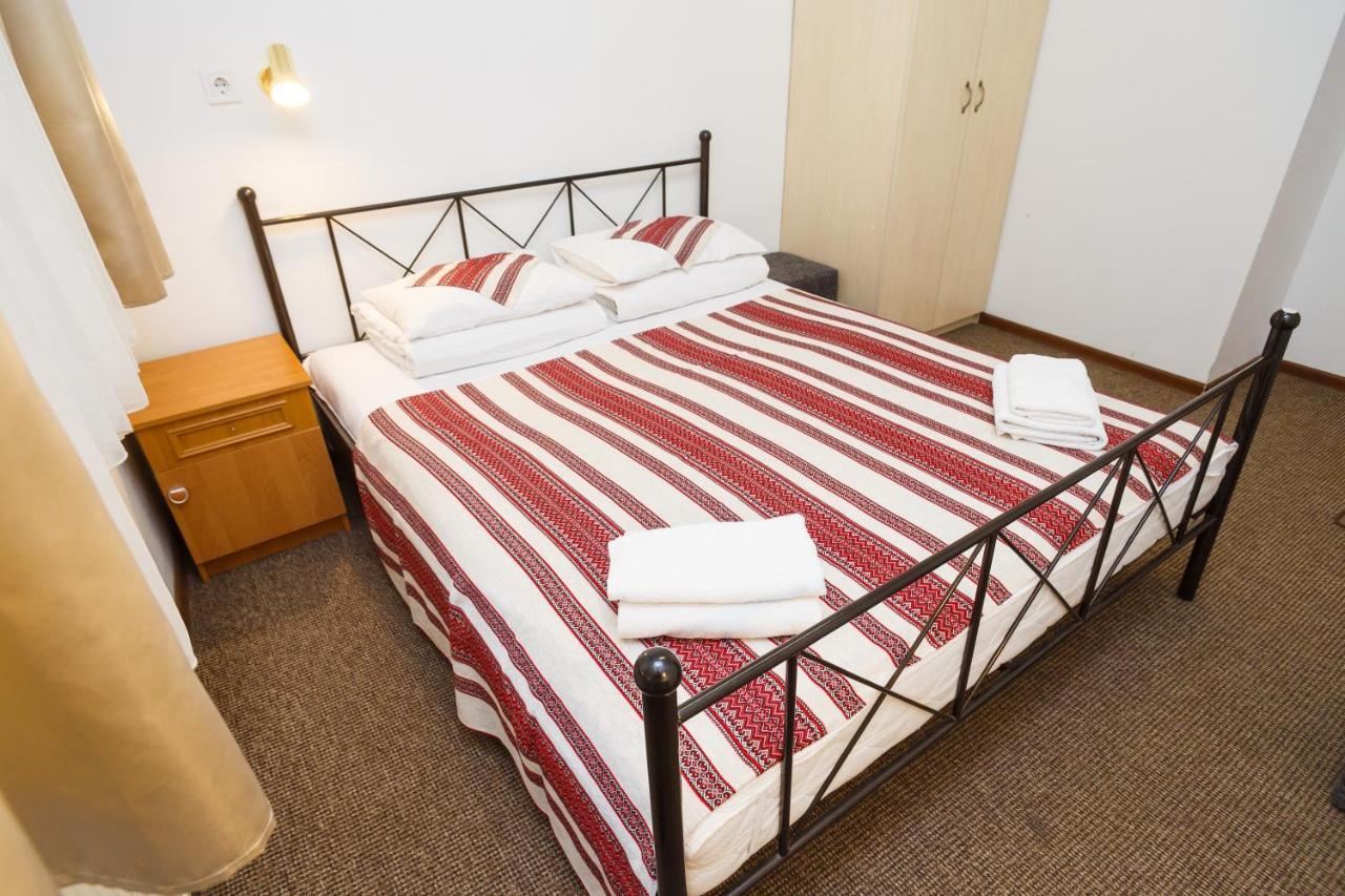 Hotel 18 Lviv Buitenkant foto
